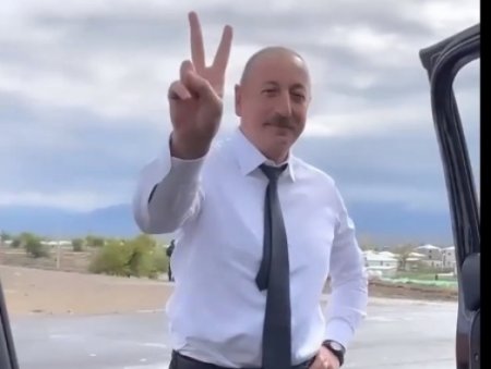 Ильхам Алиев у первой деревни в Восточном Зангезуре 