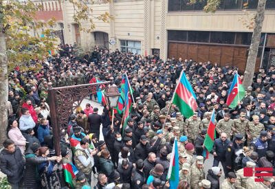 В Гяндже прощаются с военнослужащим, ставшим шехидом на границе с Арменией