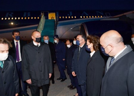 Президент Ильхам Алиев прибыл с визитом в Турцию