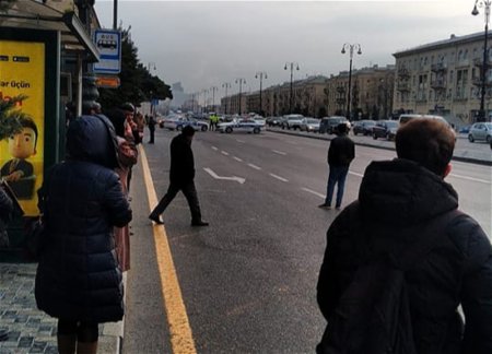 Водители грузовиков перекрыли проспект Гейдара Алиева в Баку