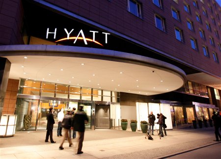 Hyatt hotels разрывает контракты с отелем в Москве с 26 марта