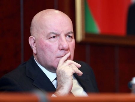 Эльман Рустамов уходит