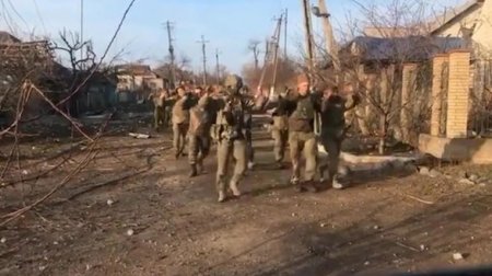 Арестович подтвердил попадание в плен морпехов в Мариуполе