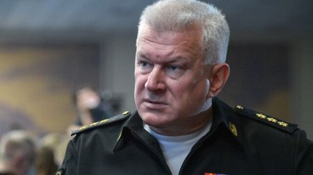 Главком ВМФ России встретился с экипажем крейсера "Москва"