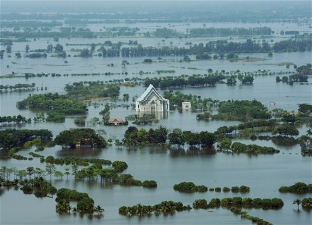 Число жертв наводнения в ЮАР приблизилось к 400