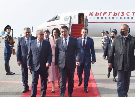 Президент Кыргызстана прибыл в Азербайджан