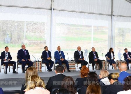 Участники Съезда азербайджанцев мира обсудили вклад диаспоры в восстановление Карабаха