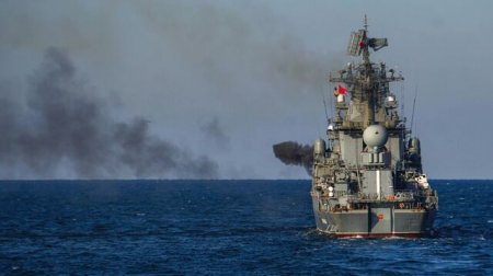 На крейсере "Москва" погиб один военнослужащий, 27 пропали без вести