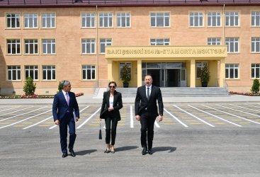Президент Ильхам Алиев и первая леди Мехрибан Алиева приняли участие в открытии полной средней школы номер 304 в бакинском поселке Кюрдаханы