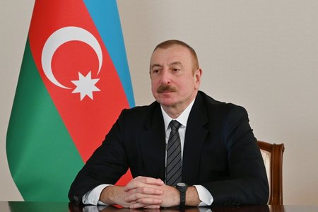 Ильхам Алиев наградил сотрудников МЧС и МВД, отличившихся при тушении пожара в «Промпарке «Азерсун»