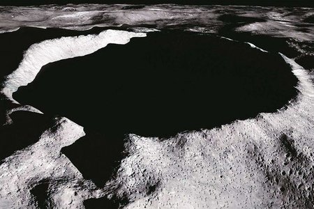 Китай планирует посадить на Луну аппарат у кратеров вечной тьмы Китай планирует посадить на Луну аппарат у кратеров вечной тьмы