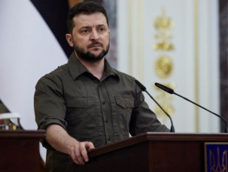 Зеленский: Россия наносит ракетные удары от бессилия