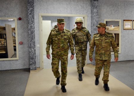 Начальник Генштаба проверил боеготовность воинских частей в Кяльбаджаре 