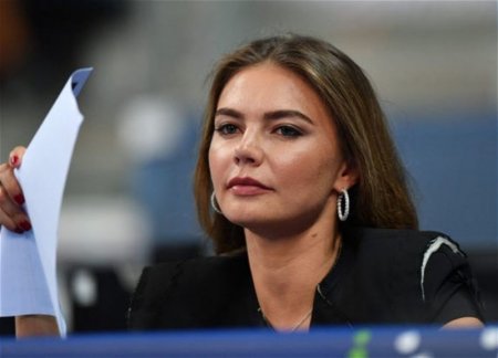 Евросоюз предложил внести в санкционный список Алину Кабаеву