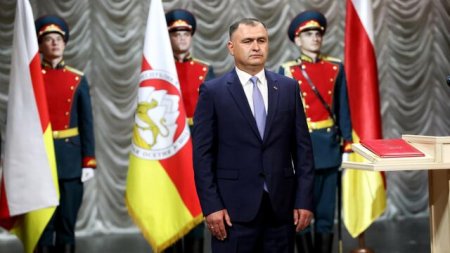 Глава Южной Осетии приостановил указ о референдуме о присоединении к России