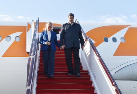 Мадуро прилетел в Баку с ковидом