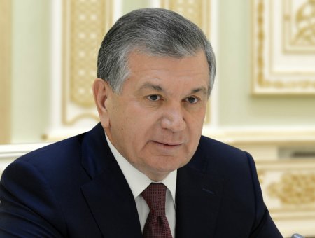 Президент Узбекистана предложил изменить Конституцию через референдум