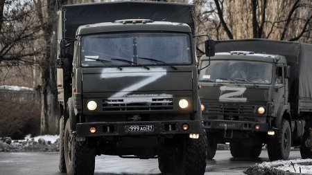 Украинцы уничтожили колонну российских КамАЗов с боеприпасами