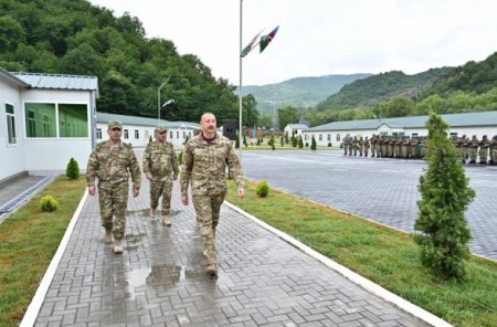 Ильхам Алиев на открытии воинской части в Кельбаджаре
