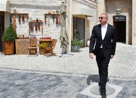 Ильхам Алиев ознакомился с ходом работ по благоустройству в поселке Рамана 