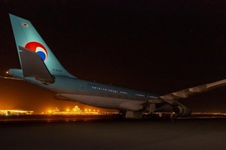 Самолет Корейских авиалиний совершил аварийную посадку в Баку