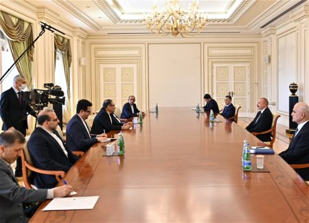 Президент Азербайджана принял секретаря Высшего совета безопасности Ирана