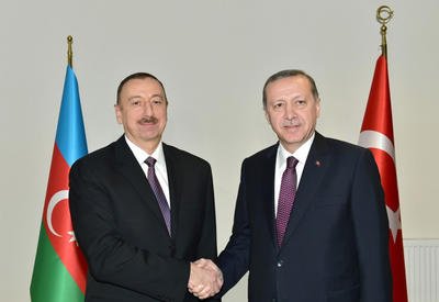 Президент Ильхам Алиев поздравил Президента Турции