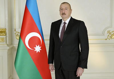 Президент Ильхам Алиев поздравил Президента Кыргызстана