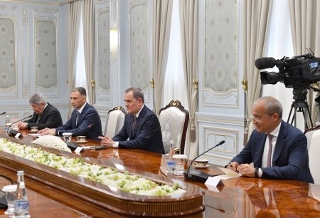 Президент Узбекистана принял азербайджанских министров