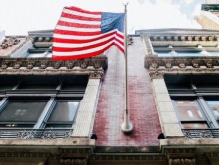 США призвали своих граждан не посещать ряд мест в Ереване