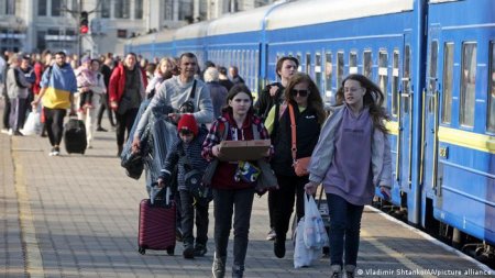 Украину покинули более 10 млн человек