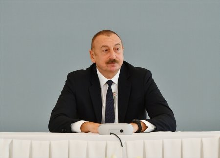Ильхам Алиев встретился со спортсменами, представляющими Азербайджан на V Играх исламской солидарности