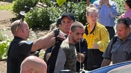 Полиция задержала напавшего на писателя Салмана Рушди 