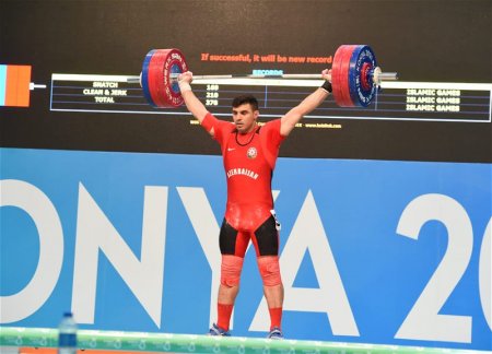 Азербайджанский тяжелоатлет выиграл серебро Исламиады