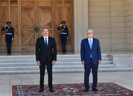 Состоялась церемония официальной встречи Президента Казахстана Касым-Жомарта Токаева