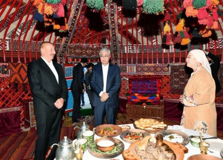 Президенты Азербайджана и Казахстана ознакомились с «Казахской юртой» в Приморском национальном парке