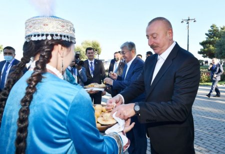 Президенты Азербайджана и Казахстана ознакомились с «Казахской юртой» в Приморском национальном парке