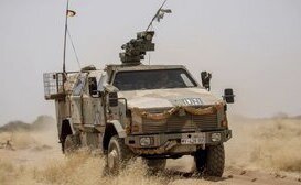 Германия передаст Украине 50 бронетранспортеров Dingo и две РСЗВ MARS II