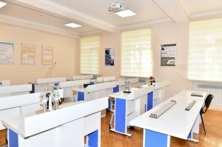 Ильхам Алиев побывал в школе в Насиминском районе Баку - ФОТО