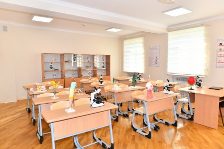 Ильхам Алиев побывал в школе в Насиминском районе Баку - ФОТО