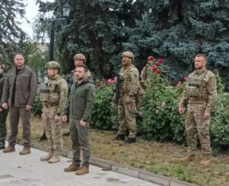 Зеленский приехал в освобожденный Изюм