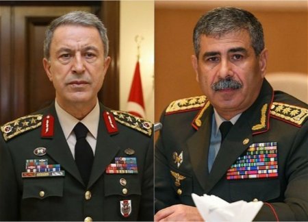 Закир Гасанов и Хулуси Акар обсудили оперативную обстанов