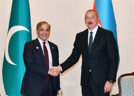 Президент Азербайджана и премьер Пакистана встретились в Самарканде