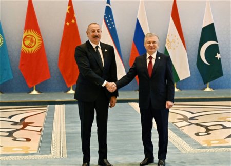 Ильхам Алиев принимает участие в саммите стран-членов ШОС - ФОТО