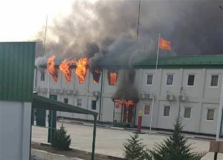 На таджикско-кыргызской границе столкновения, занято здание кыргызской школы