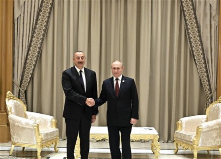 Президент Азербайджана Ильхам Алиев встретился в Самарканде с Президентом России