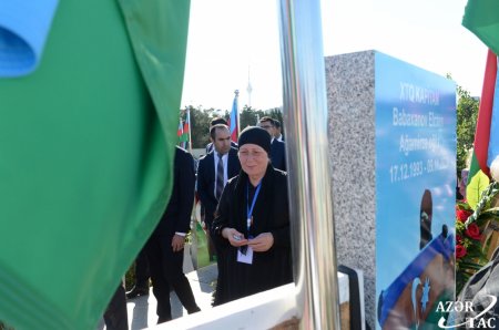 Азербайджанский народ с глубоким уважением чтит память шехидов Отечественной войны