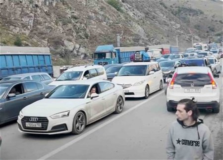 Россиянам вручают повестки прямо на границе с Грузией