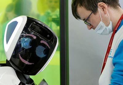 Социальных роботов хотят использовать для лечения заикания