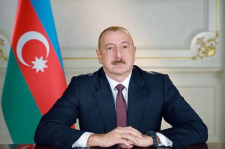 Ильхам Алиев поздравляет лидера Китая
